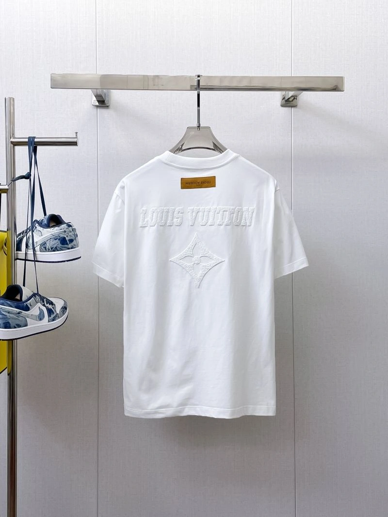 Stylish Louis Vuitton T-Shirts 132392