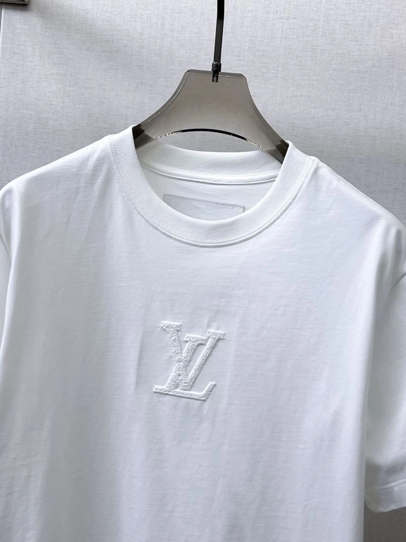 Stylish Louis Vuitton T-Shirts 132392