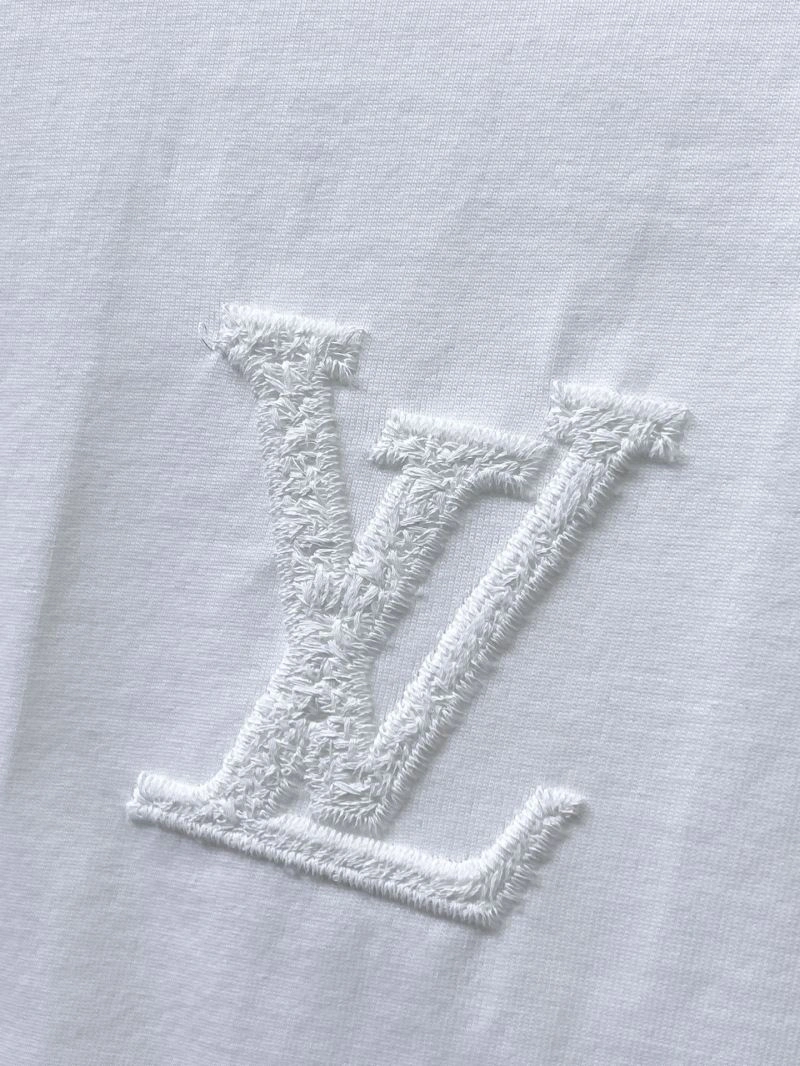 Stylish Louis Vuitton T-Shirts 132392