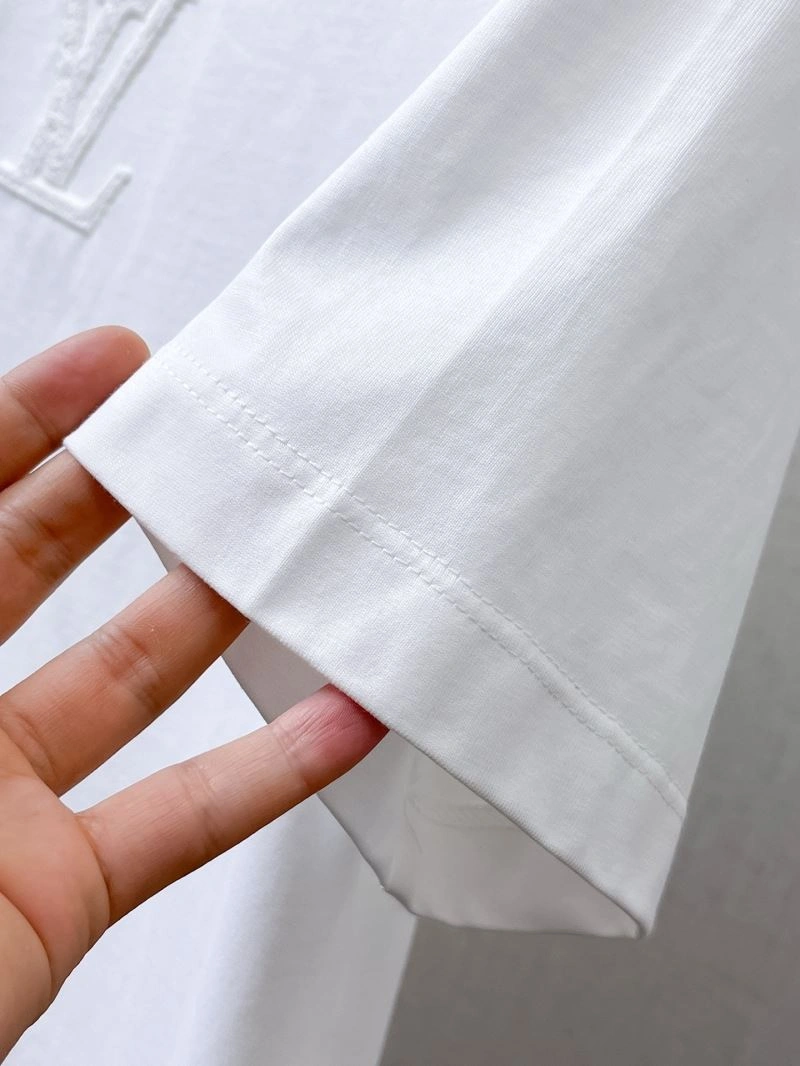 Stylish Louis Vuitton T-Shirts 132392
