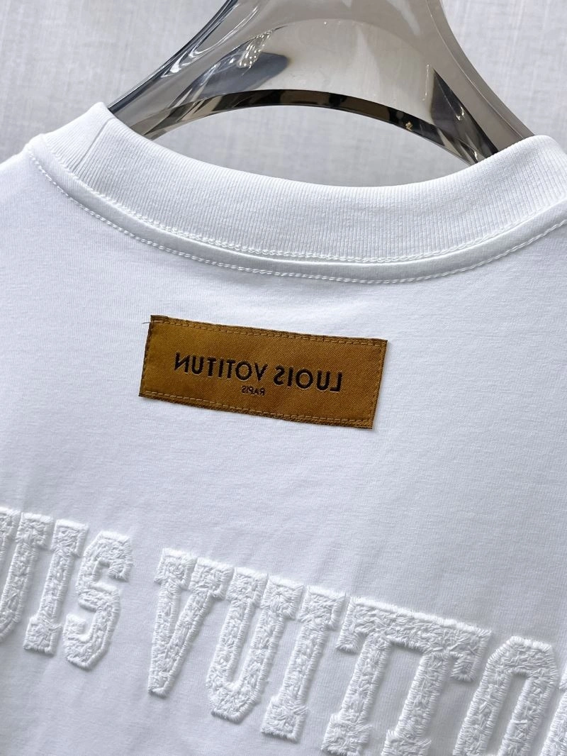 Stylish Louis Vuitton T-Shirts 132392