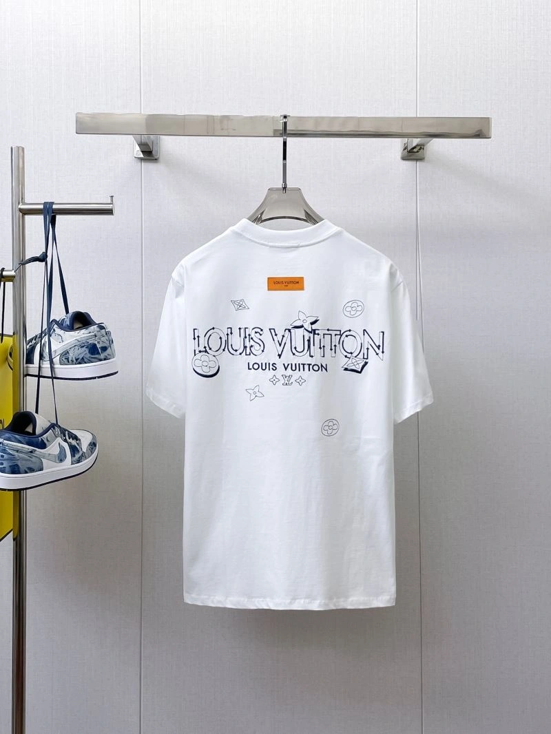 Functional Louis Vuitton T-Shirts 132381
