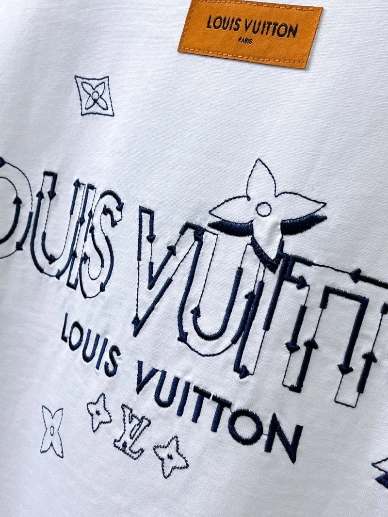 Functional Louis Vuitton T-Shirts 132381