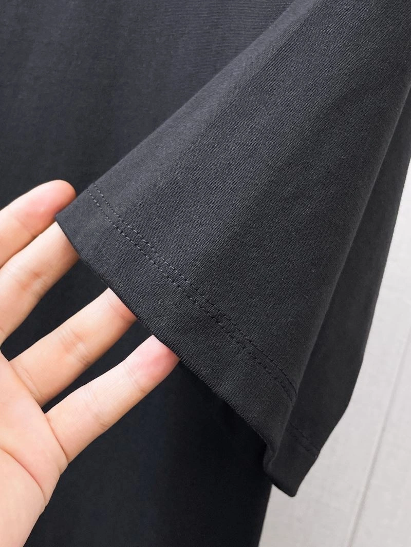 Premium Louis Vuitton T-Shirts 132370