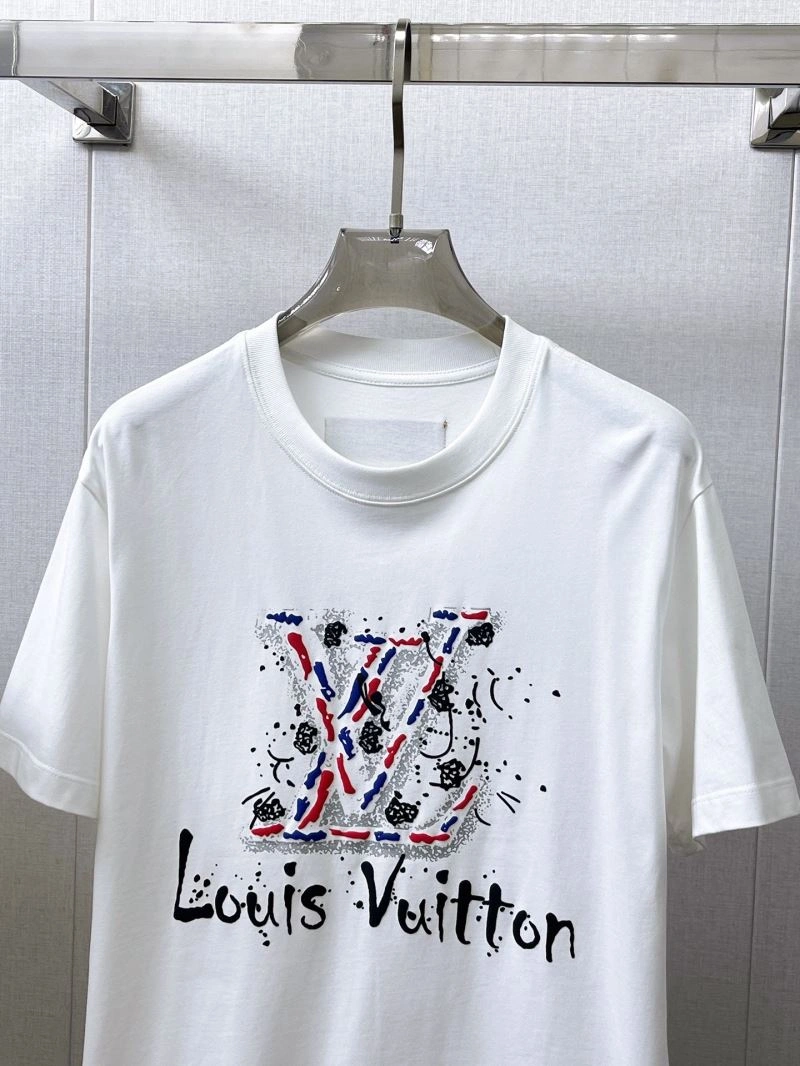 Flexible Louis Vuitton T-Shirts 132361
