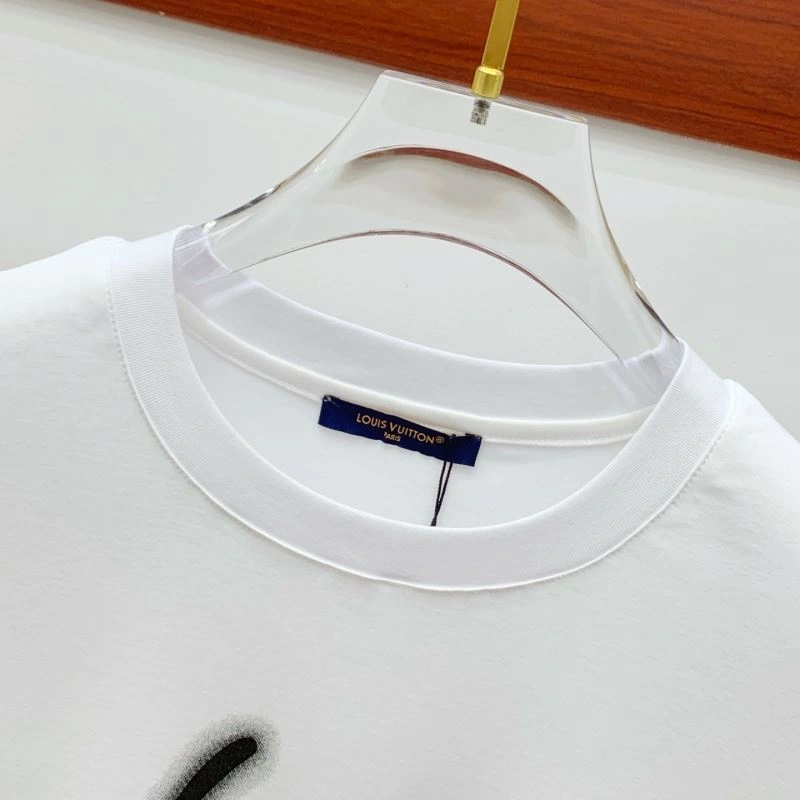 Louis Vuitton T-Shirts Stylish 132358