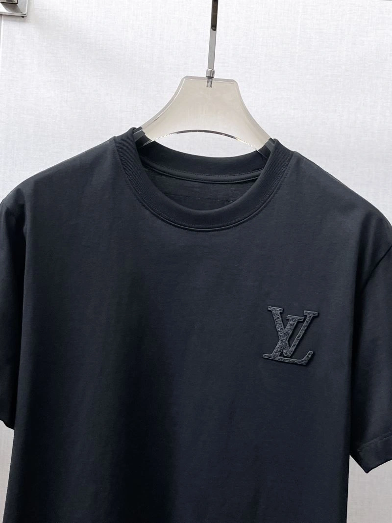 Louis Vuitton T-Shirts Minimalist 132339