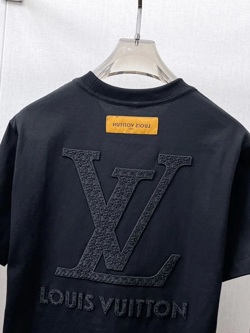 Louis Vuitton T-Shirts Minimalist 132339