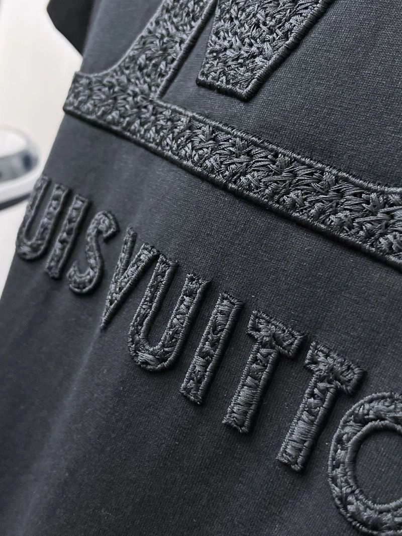 Louis Vuitton T-Shirts Minimalist 132339