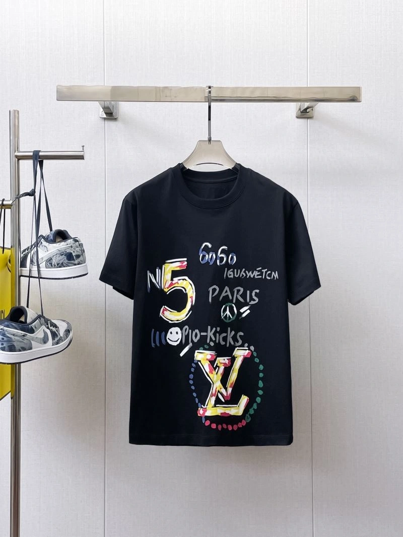 Tailored Louis Vuitton T-Shirts 132340
