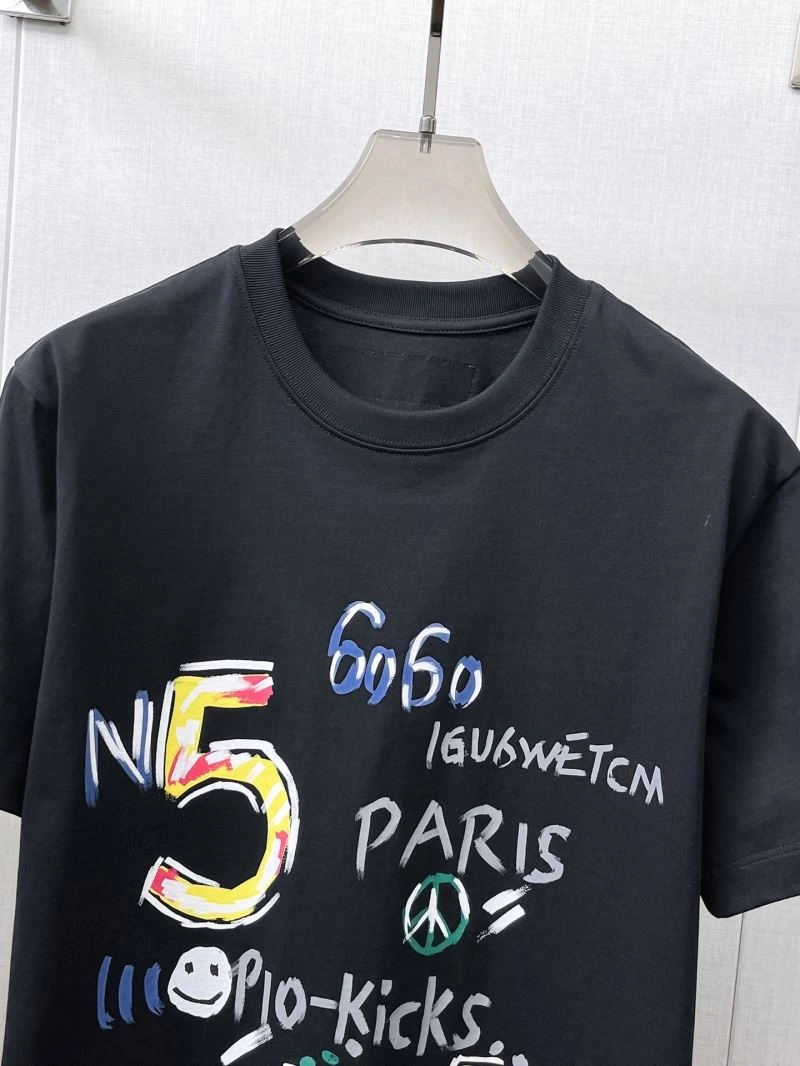 Tailored Louis Vuitton T-Shirts 132340