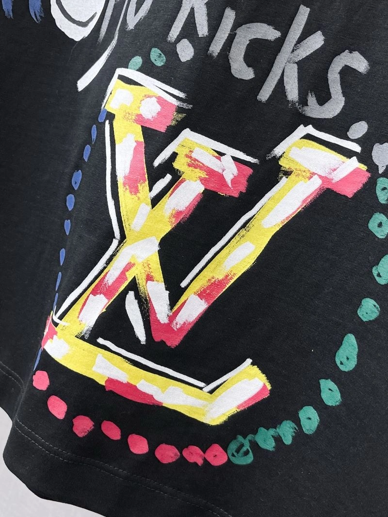 Tailored Louis Vuitton T-Shirts 132340