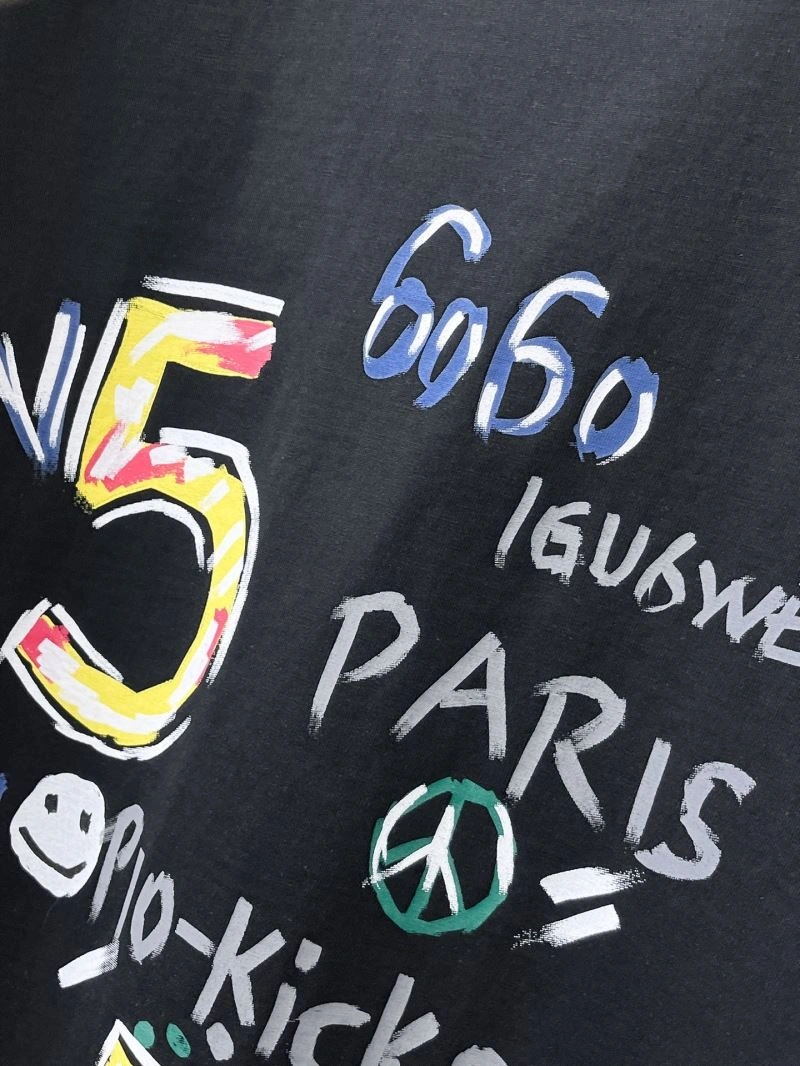 Tailored Louis Vuitton T-Shirts 132340