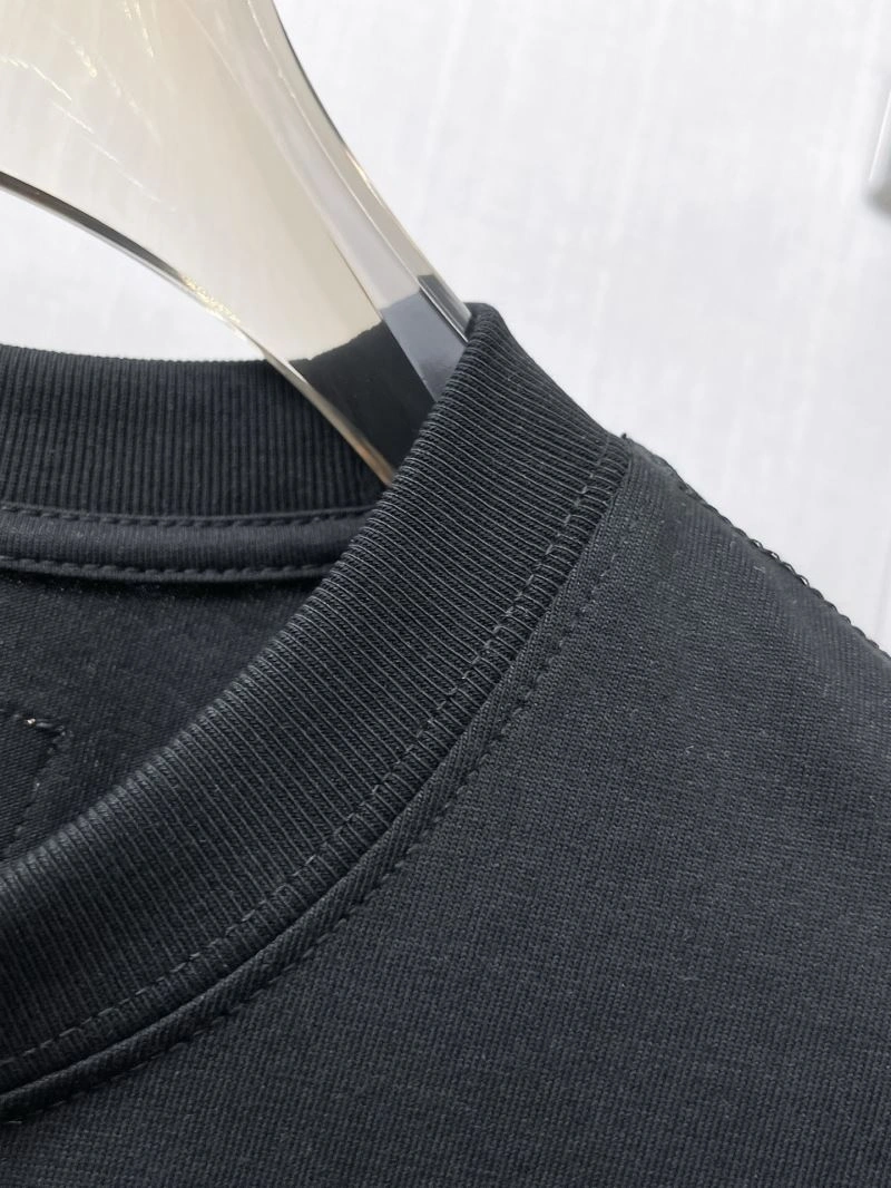 Tailored Louis Vuitton T-Shirts 132340