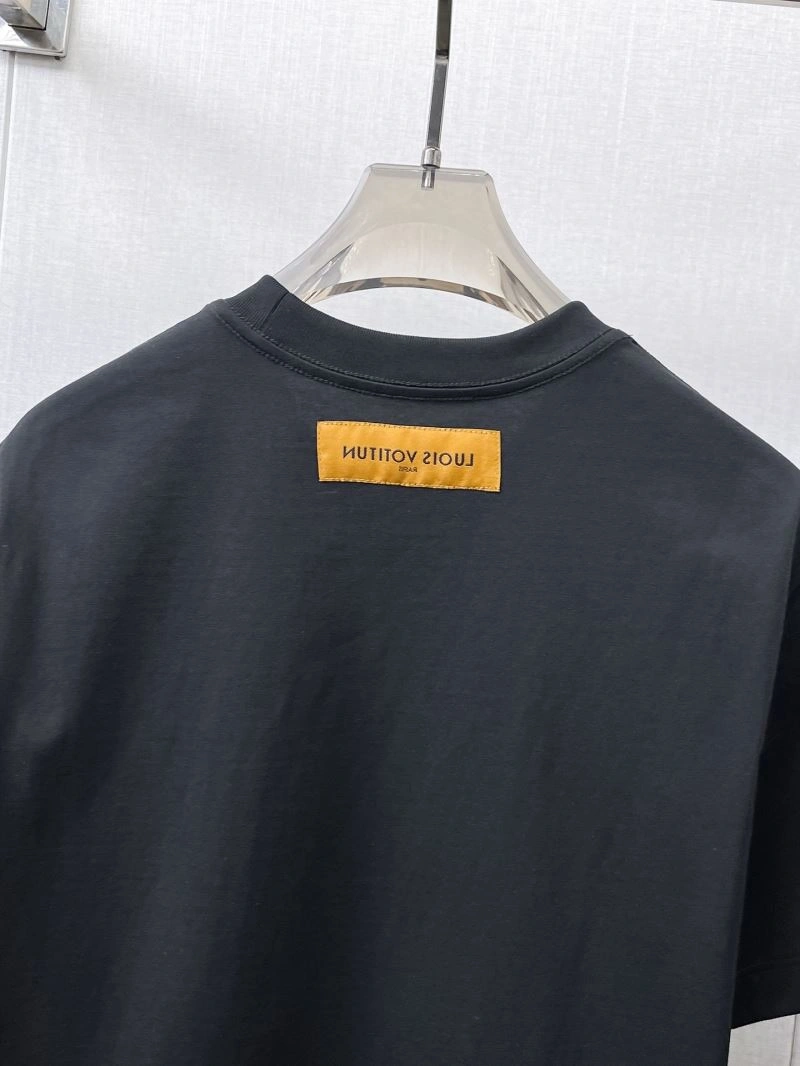 Tailored Louis Vuitton T-Shirts 132340