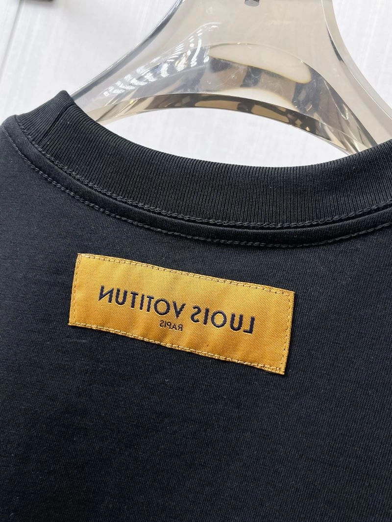 Tailored Louis Vuitton T-Shirts 132340