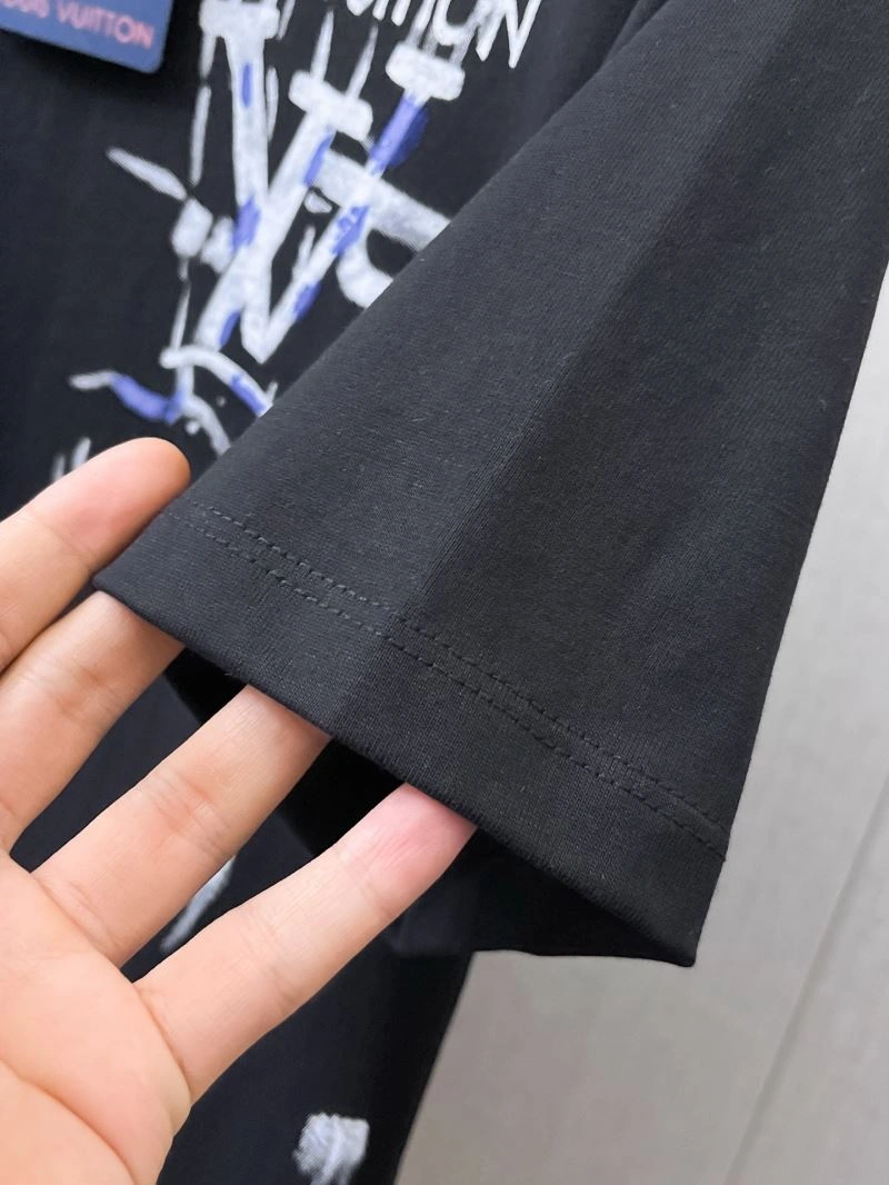 GoodFit Louis Vuitton T-Shirts 132330