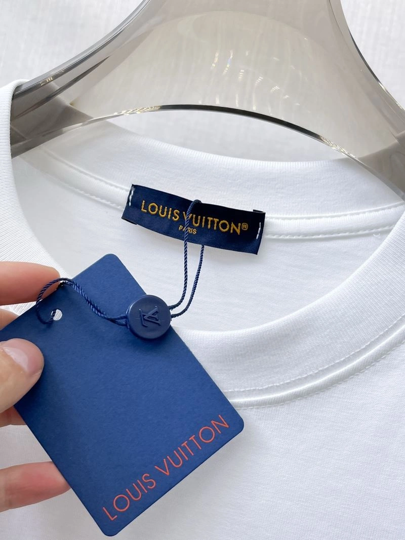 GoodFit Louis Vuitton T-Shirts 132326