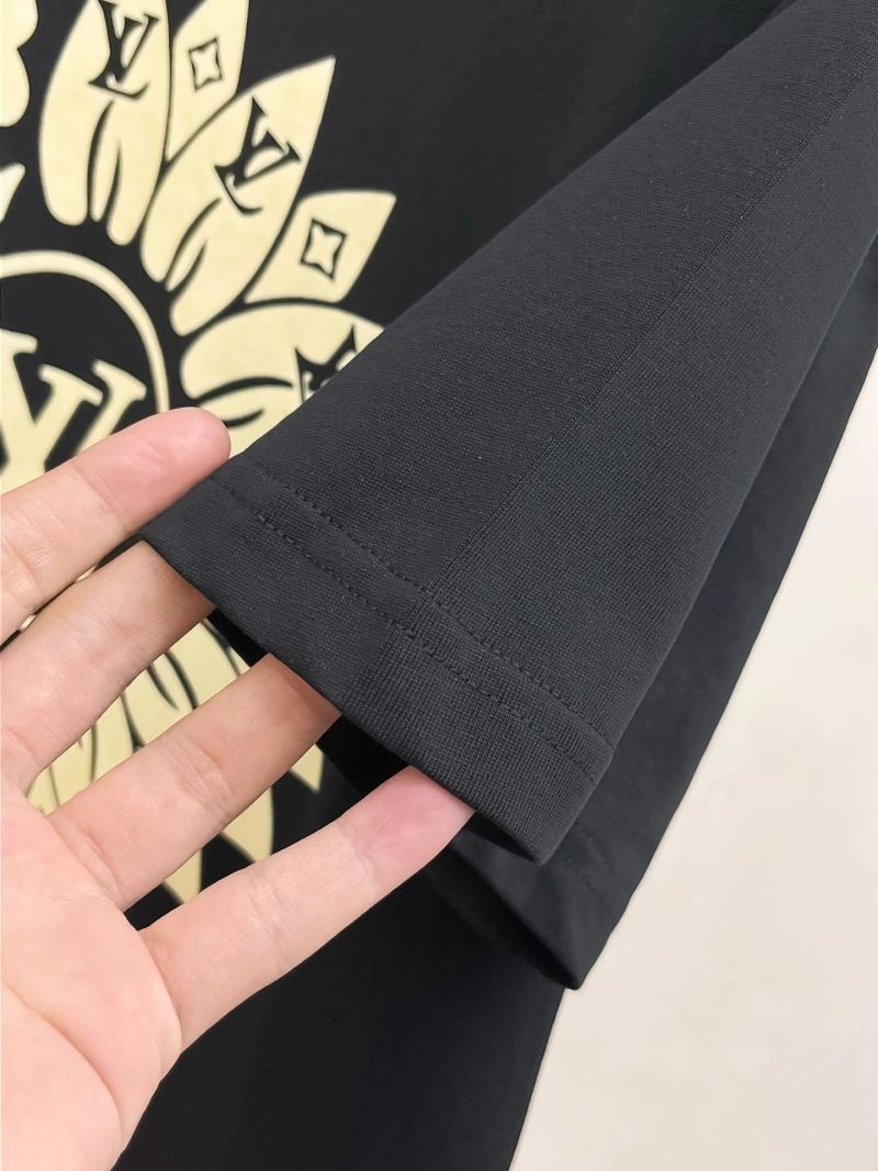 OdorResistant Louis Vuitton T-Shirts 132328