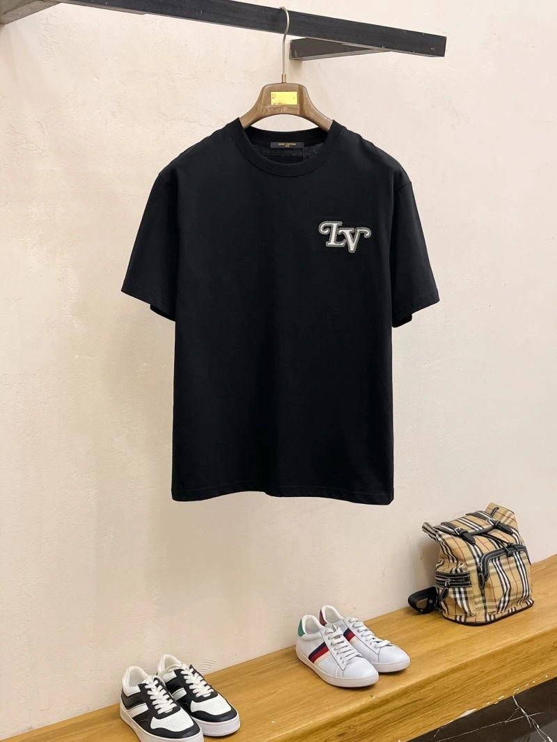 Premium Louis Vuitton T-Shirts 132329