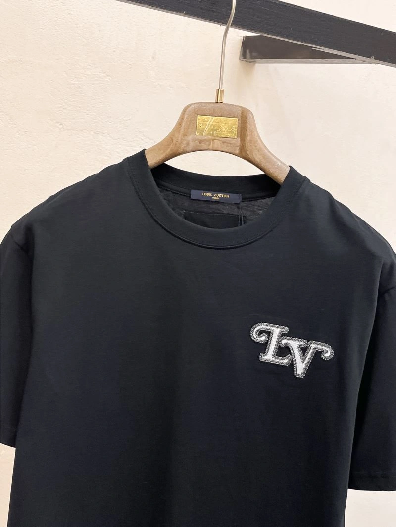 Premium Louis Vuitton T-Shirts 132329