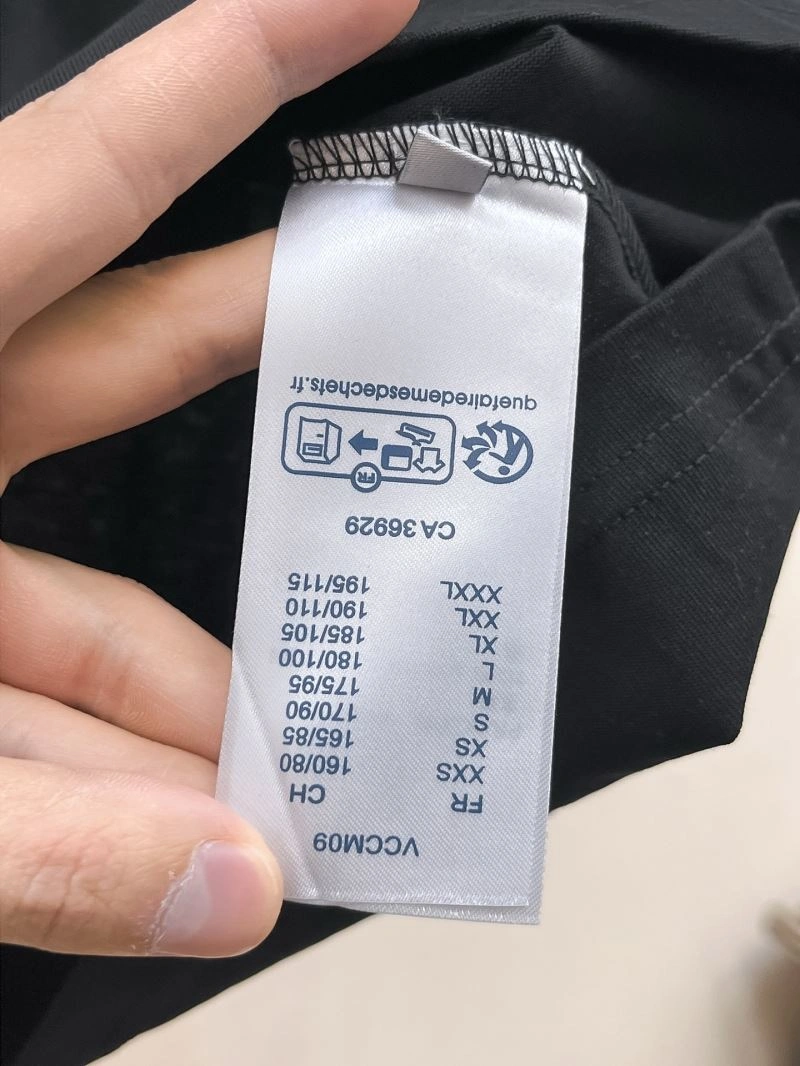Premium Louis Vuitton T-Shirts 132329
