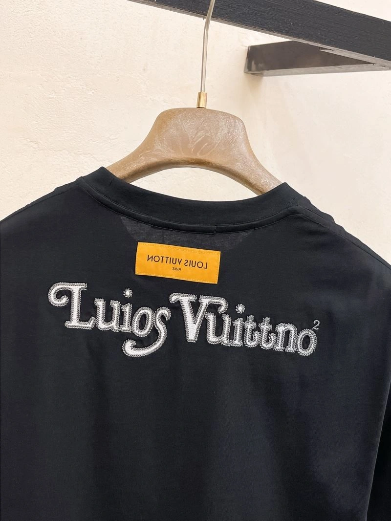 Premium Louis Vuitton T-Shirts 132329