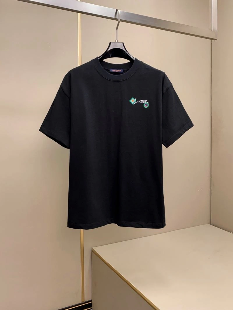 Snug Louis Vuitton T-Shirts 132334