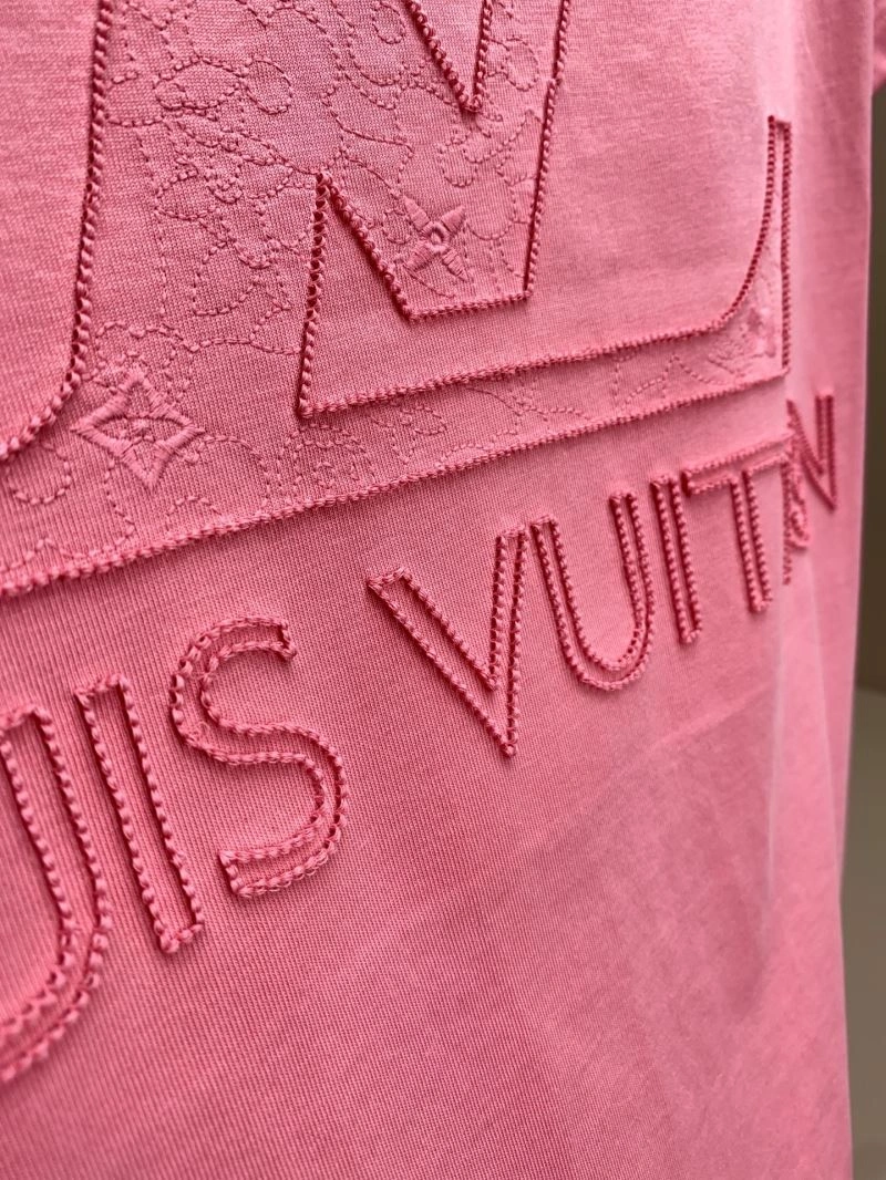 Classic Louis Vuitton T-Shirts 132355