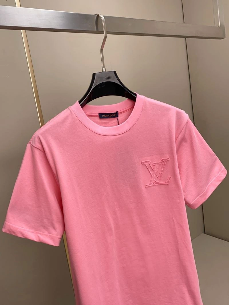 Classic Louis Vuitton T-Shirts 132355