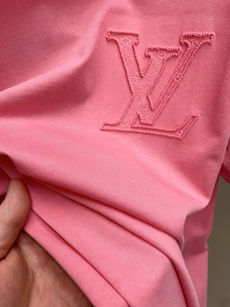Classic Louis Vuitton T-Shirts 132355
