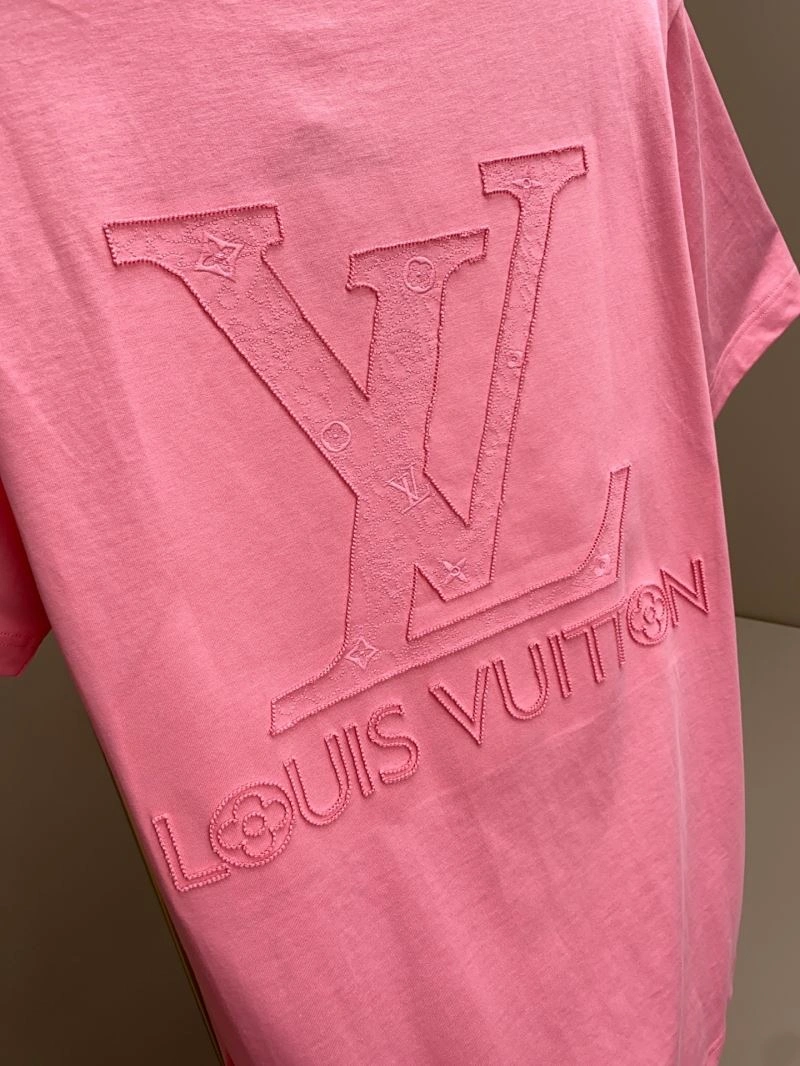 Classic Louis Vuitton T-Shirts 132355