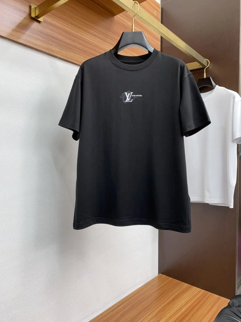 Lightweight Louis Vuitton T-Shirts 132345