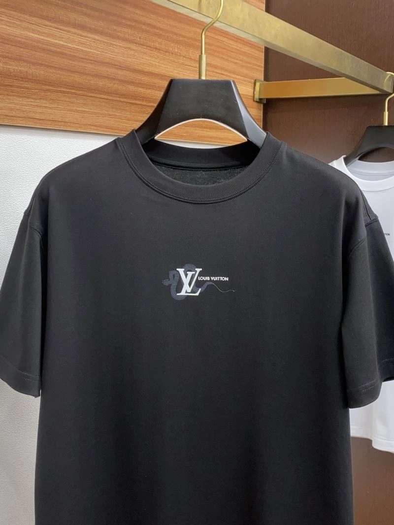 Lightweight Louis Vuitton T-Shirts 132345