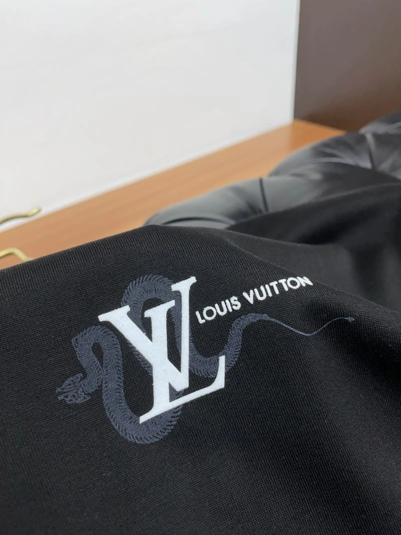 Lightweight Louis Vuitton T-Shirts 132345