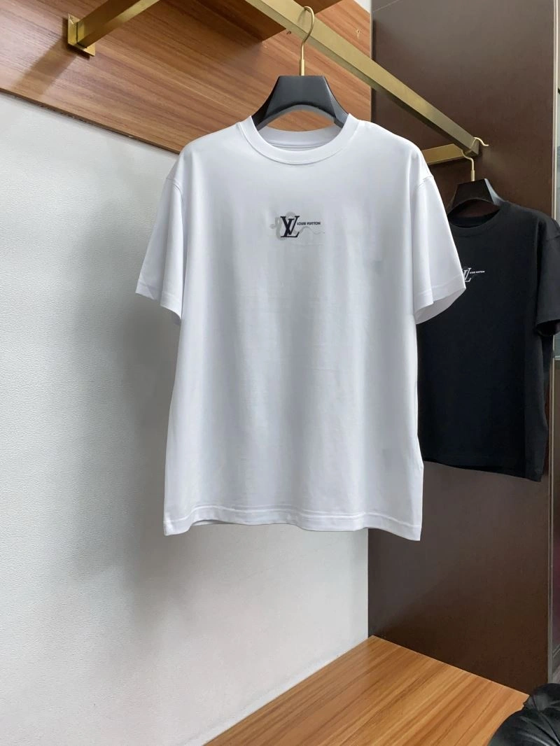 Louis Vuitton T-Shirts Versatile 132335
