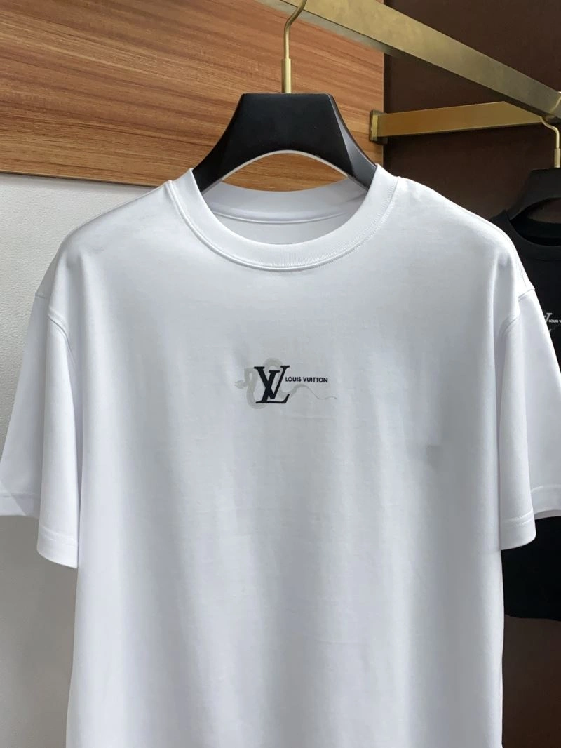 Louis Vuitton T-Shirts Versatile 132335