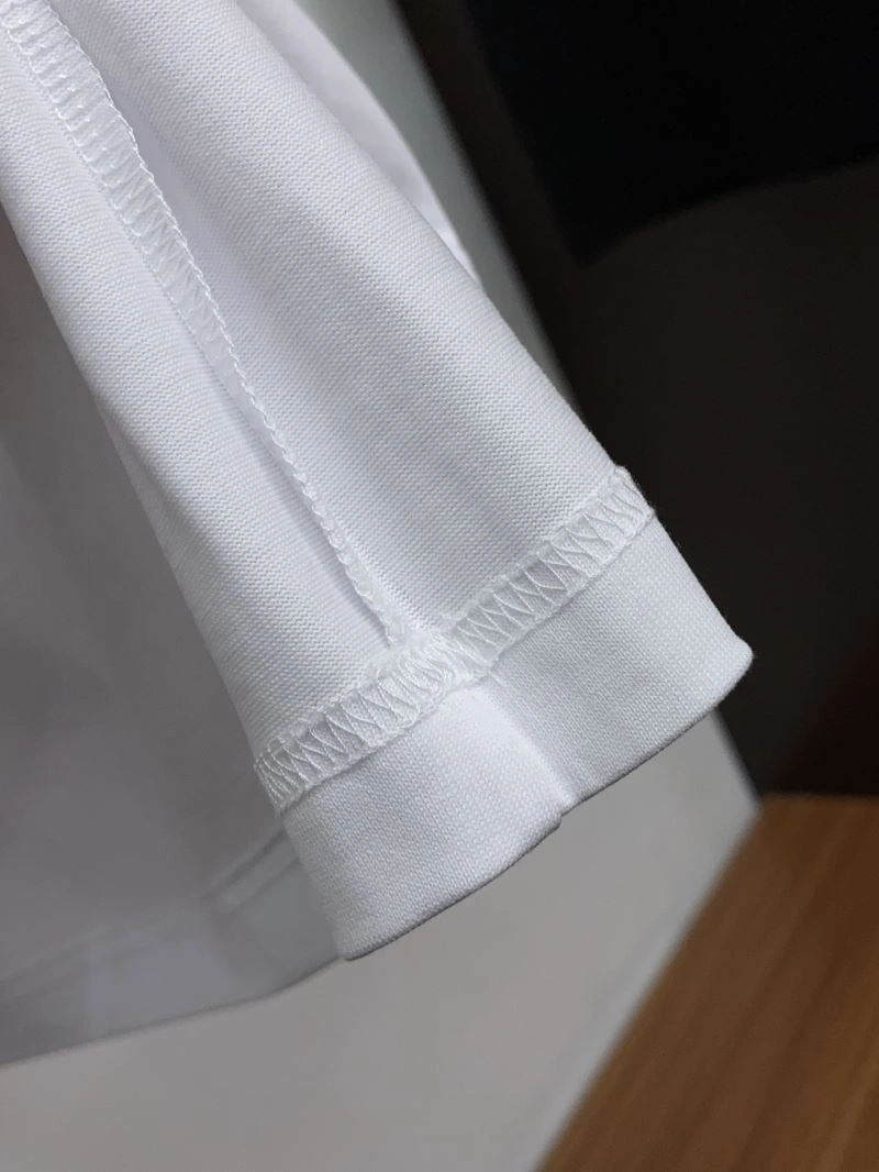 Louis Vuitton T-Shirts Versatile 132335