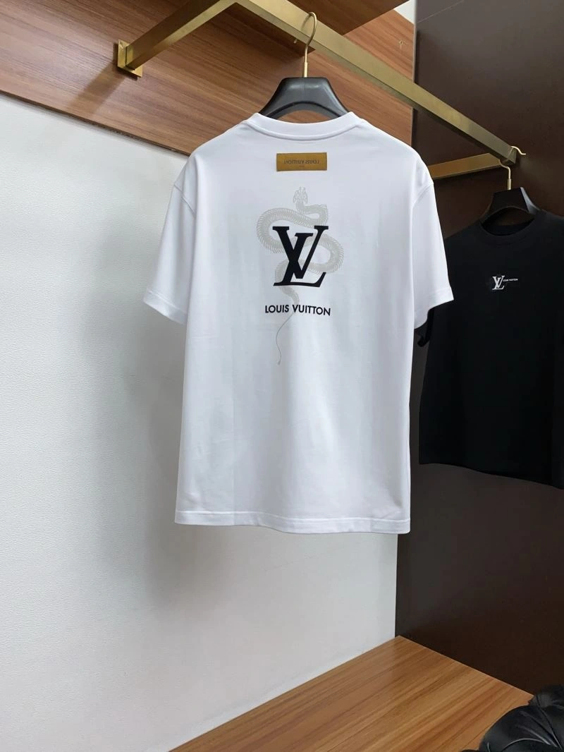 Louis Vuitton T-Shirts Versatile 132335