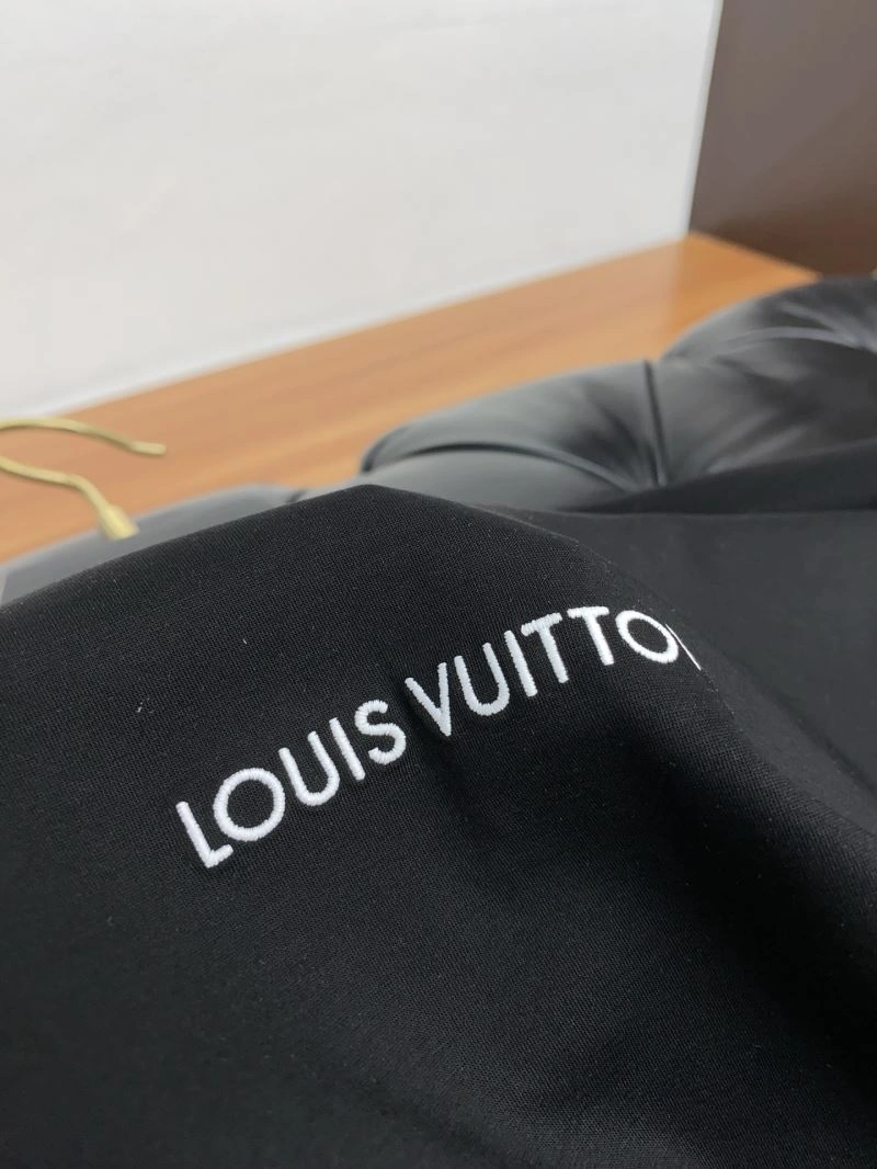 Louis Vuitton T-Shirts WaterResistant 132323