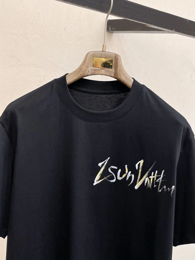 Sustainable Louis Vuitton T-Shirts 132325
