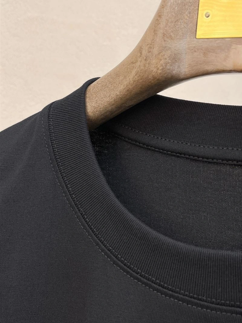Sustainable Louis Vuitton T-Shirts 132325