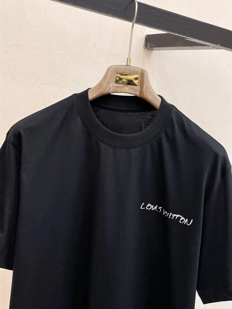 Snug Louis Vuitton T-Shirts 132322