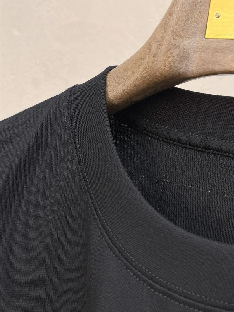 Snug Louis Vuitton T-Shirts 132322