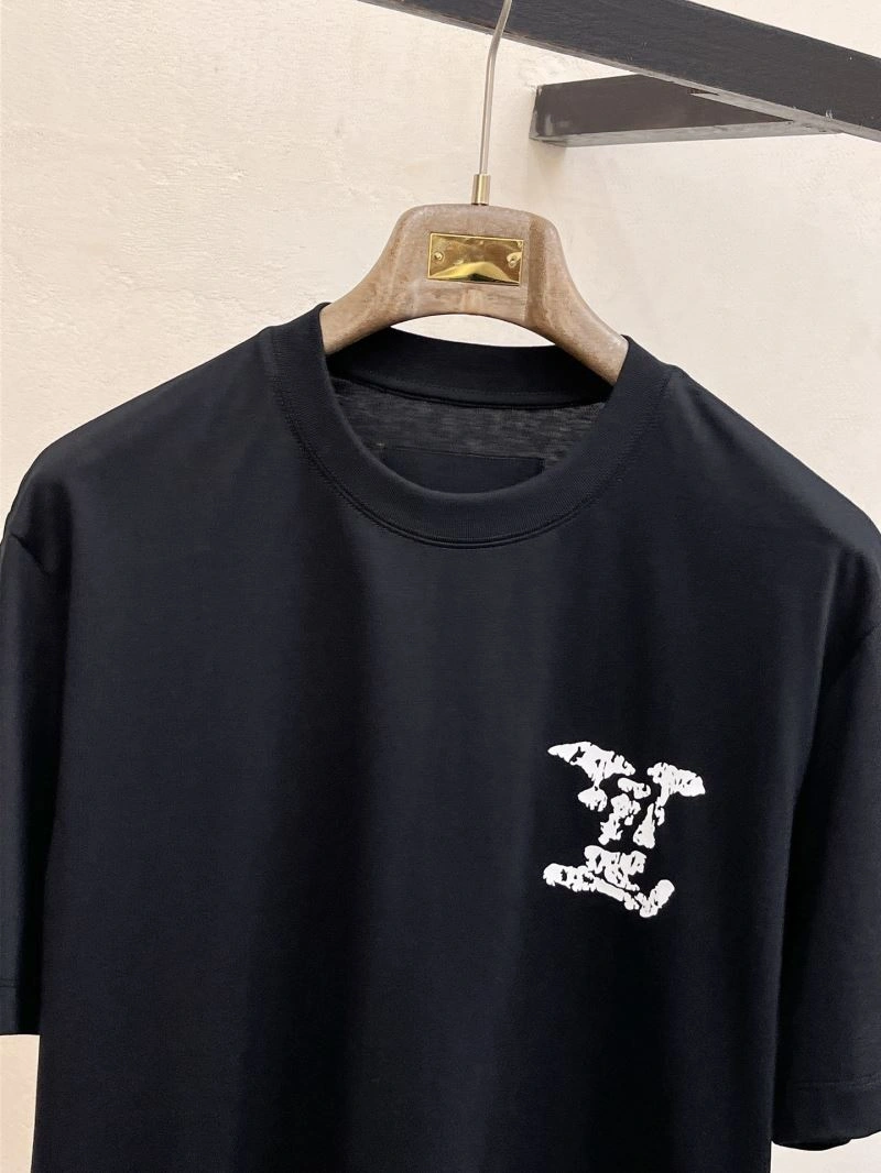 Louis Vuitton T-Shirts Popular 132320