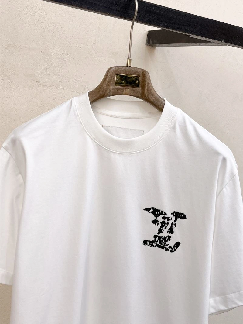 Louis Vuitton T-Shirts Lightweight 132324