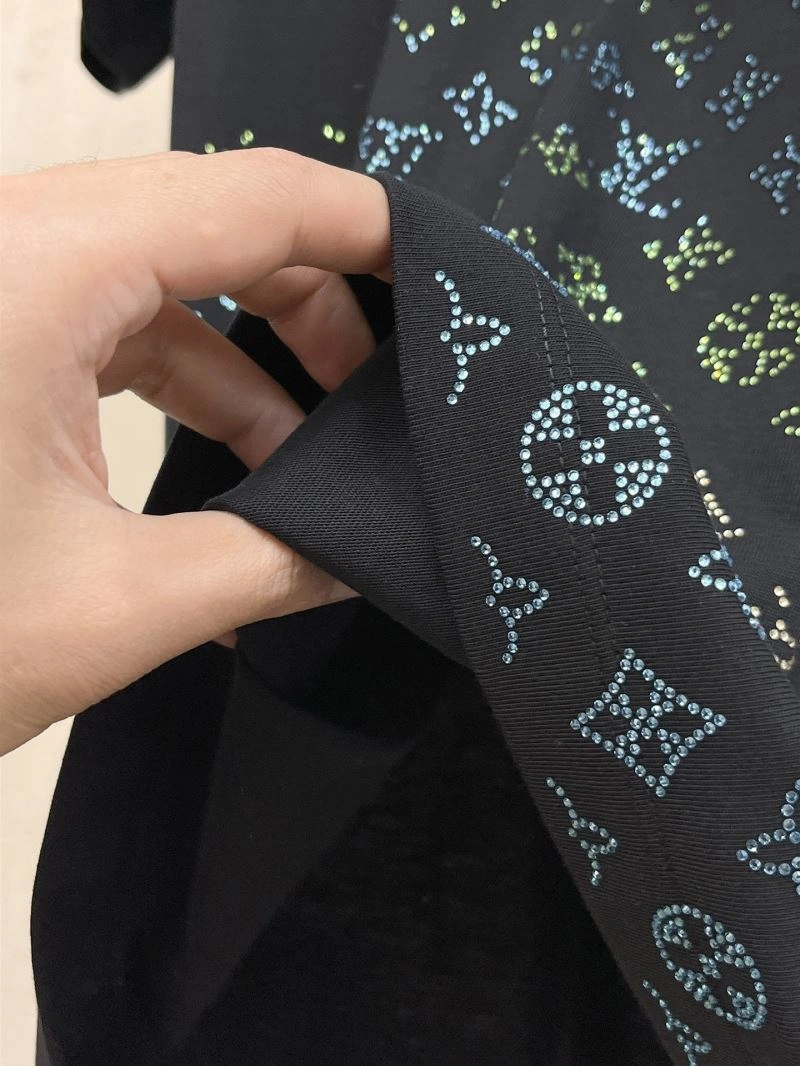 Louis Vuitton T-Shirts Bold 132316