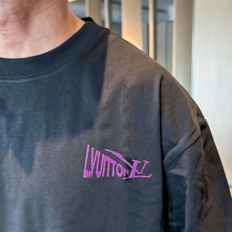 Cozy Louis Vuitton T-Shirts 132314