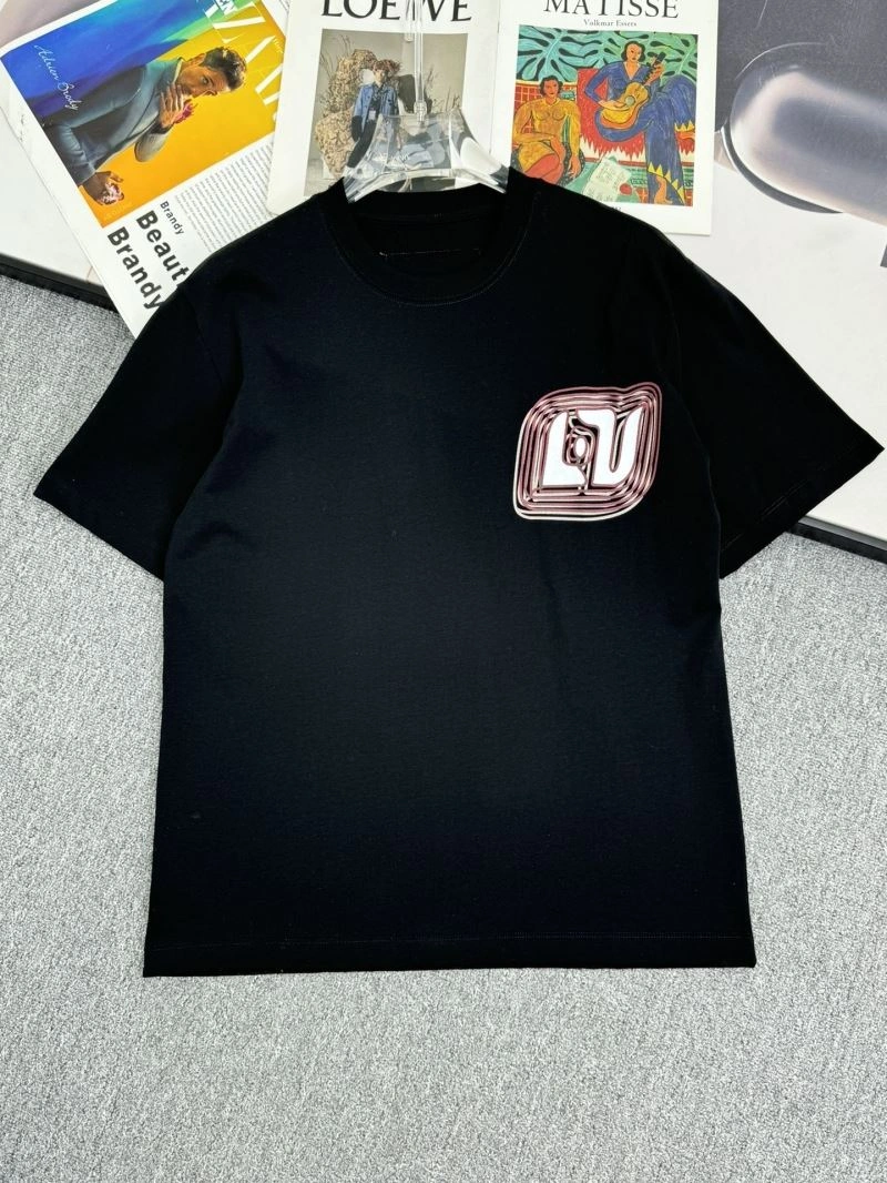 Effortless Louis Vuitton T-Shirts 132309