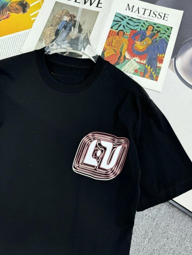 Effortless Louis Vuitton T-Shirts 132309